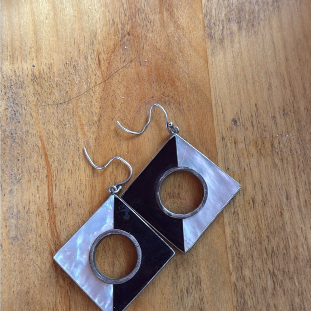 Black and Pearl Inlay Geometric Drop Earrings